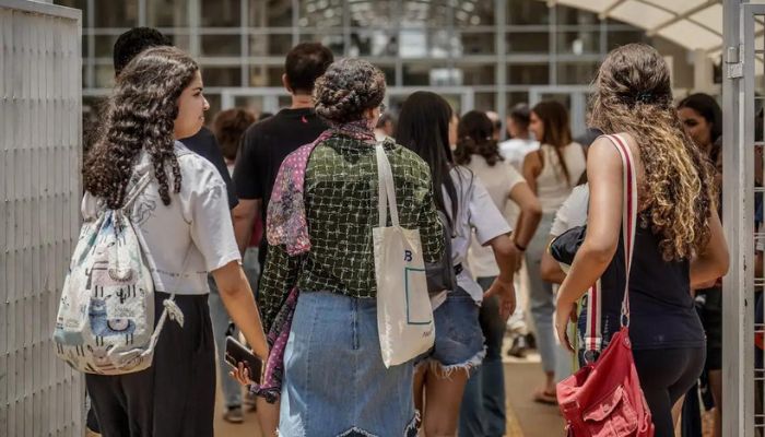 Prazo para pagar taxa de inscrição do Enem termina nesta quarta-feira